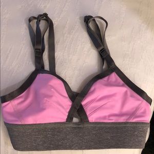 Lululemon sports bra size 4